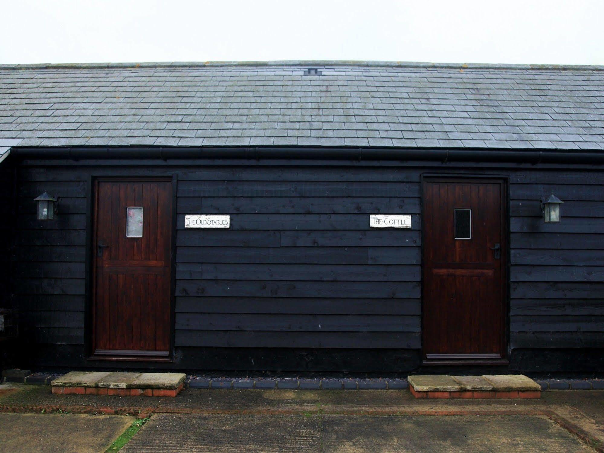 Manor Farm-Mk Self-Contained Serviced Accommodation Milton Keynes Exterior photo
